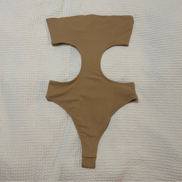 Revolve Superdown Darcey Cut Out Bodysuit - Picture 3 of 5